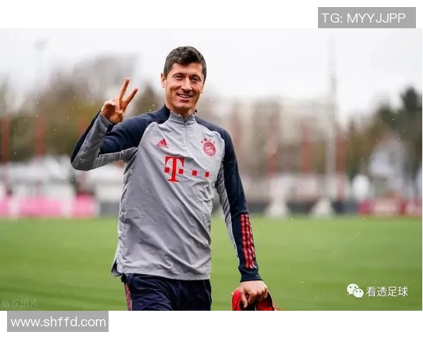 明星球员表现分析：莱万多夫斯基进球解析